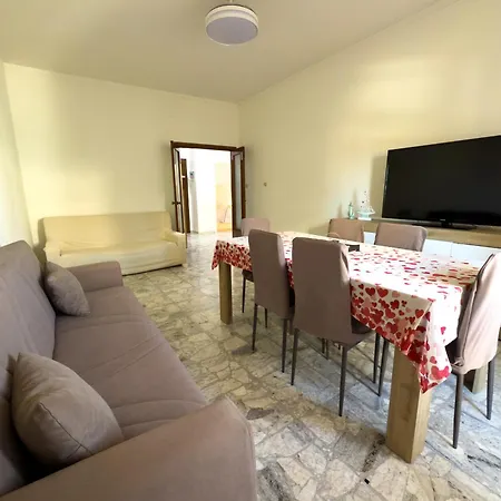 Casavacanzeroseto Apartment